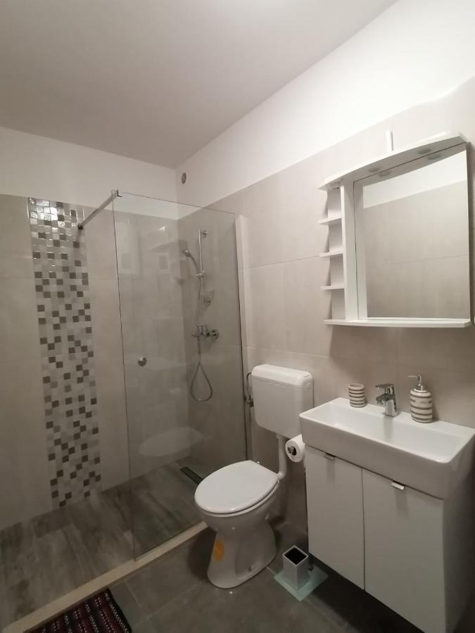 Leona Apartment Vidikovac, プーラ エクステリア 写真