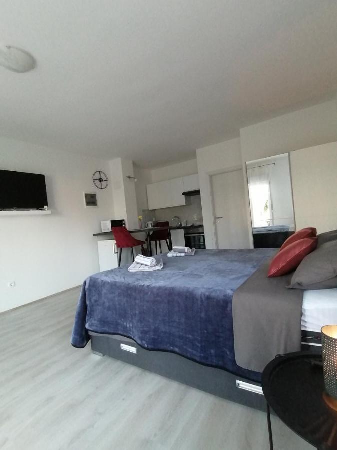 Leona Apartment Vidikovac, プーラ エクステリア 写真